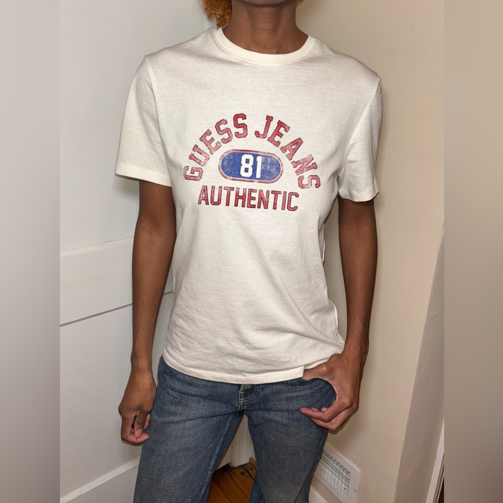 GUESS Logo Tee Shirt